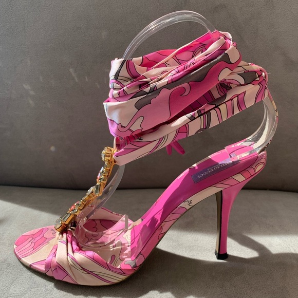 printed sandals heels
